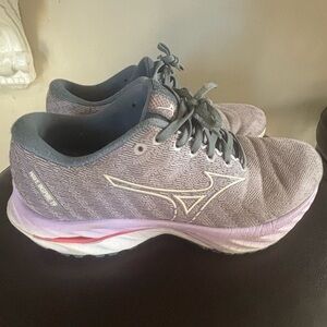 Mizuno Gray and Purple Athletic Shoes with Cushioned Midsole